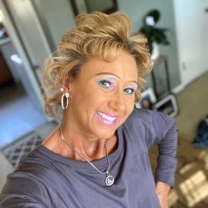 Meet your Posher, Kelly